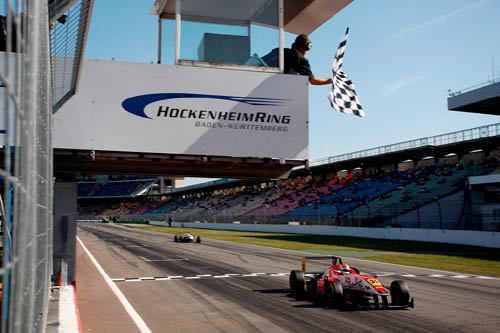 Van Asseldonk naar podium